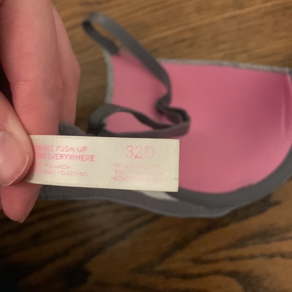 Victoria’s Secret Pink Wear Everywhere Pushup Bra Bundle - Picture 7 of 7